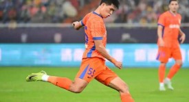 零转会费！山东泰山免签欧冠冠军中卫，1+1合同曝光，搭档彭啸无敌