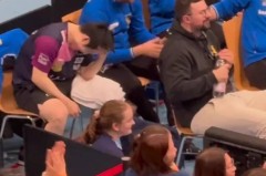 笑不活了！樊振东两度被逆转翻车，队友拿他头像模仿，小胖笑疯