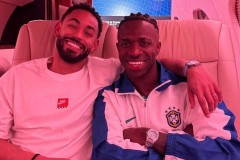 曝曼联明夏备2亿买4人！拉爵会晤维尼修斯，但其工资极高没可能签