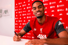 利物浦官宣续约荷兰中场赫拉芬贝赫 新合同将至2032年