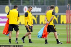 德甲球队多特蒙德训练备战新赛季比赛</title>
        
    <title>德甲球队多特蒙德训练备战新赛季比赛