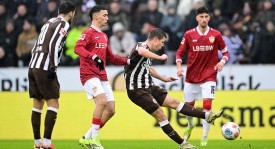 2-1大冷门，32%控球率仍赢，德甲第17掀翻德甲第4，终结8场不胜