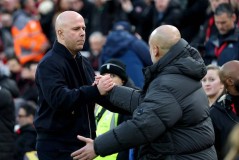 利物浦主帅遭遇争议：7轮仅1胜仍大笑，索博染红引发不满